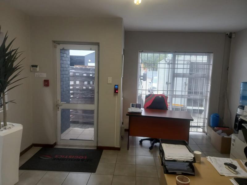 To Let commercial Property for Rent in Walmer Eastern Cape